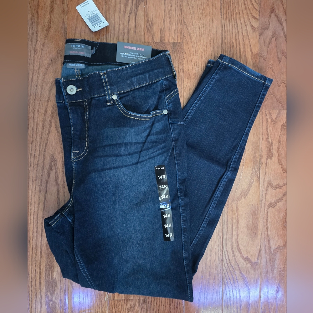Torrid Bombshell Skinny Jeans – Size 14R – Dark Wash – NWT